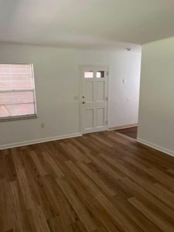 Photo - 1107 Silverton Ct House