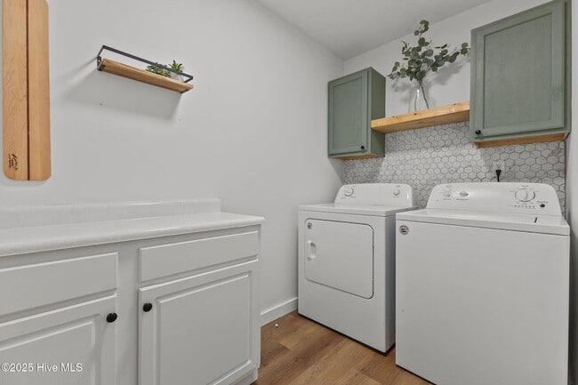Building Photo - 8246 English Saddle Dr