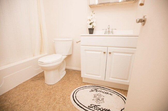 Foto del edificio - 2647 Eastgate Rd