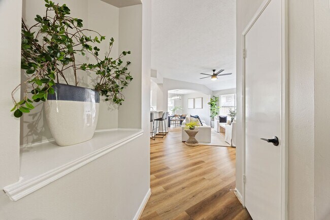 Foto del edificio - 23834 Goodfellow Dr