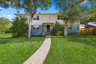 Building Photo - 2215 Riverview Dr