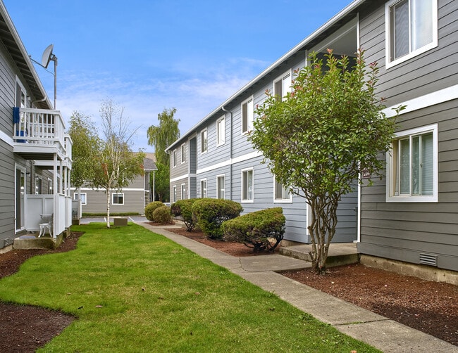 Irwin Park apartments — community photo - Irwin Park