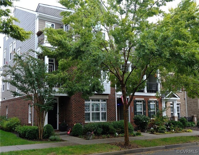 Building Photo - 3936 Redbud Rd
