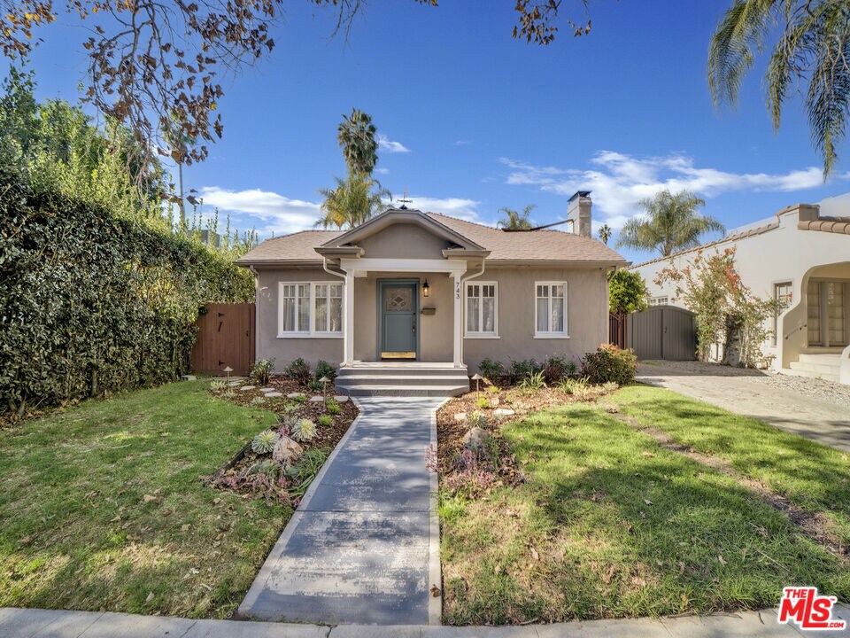 Primary Photo - 743 N Orange Dr