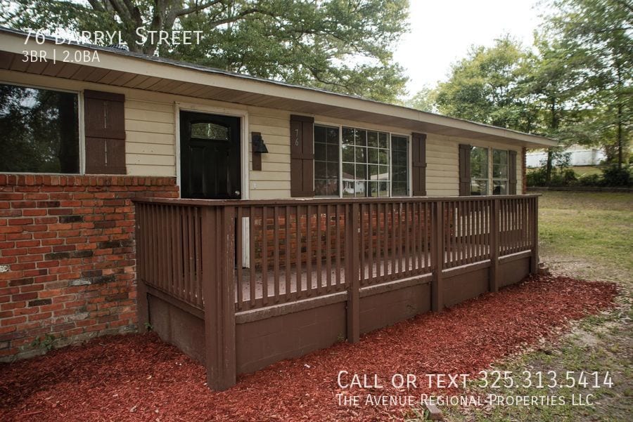 3/2 with Spacious Front & Backyard House for Rent in Jemison, AL