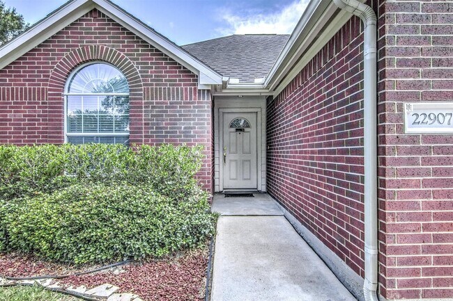 Building Photo - 22907 Sebastian Dr