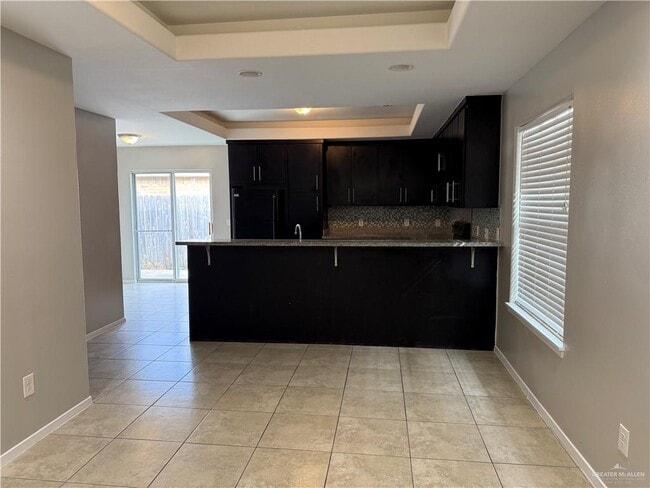 Building Photo - 10 W Sarah Evans St