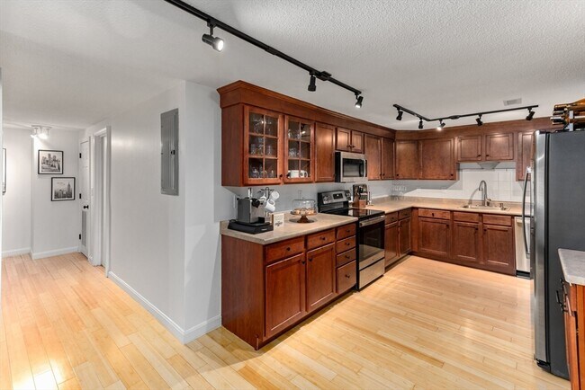 Foto del edificio - 150 Rumford Ave