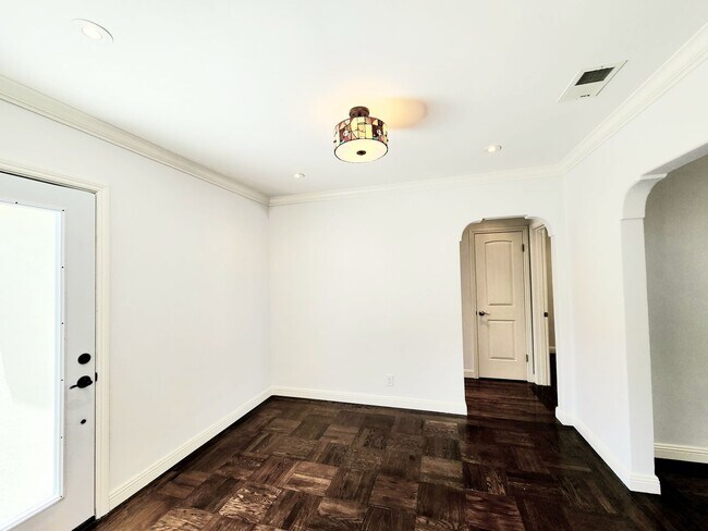 Building Photo - Lovely 2 bedroom home in San Mateo