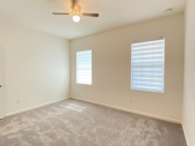 Foto del edificio - 886 Grazie Loop