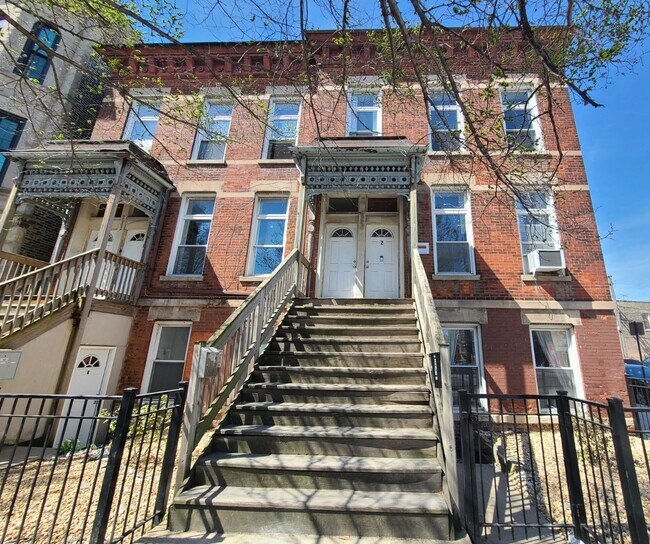 Building Photo - 2005 S Ashland Ave