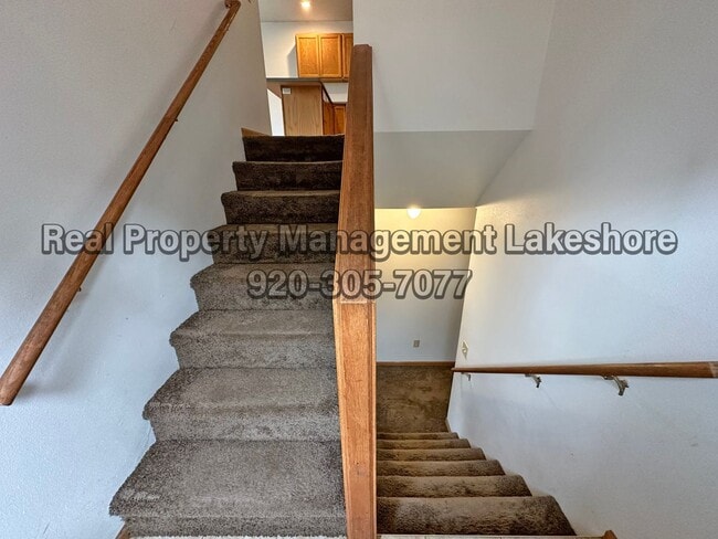 Building Photo - Spacious 5-Bedroom, 2-Bathroom House for Rent
