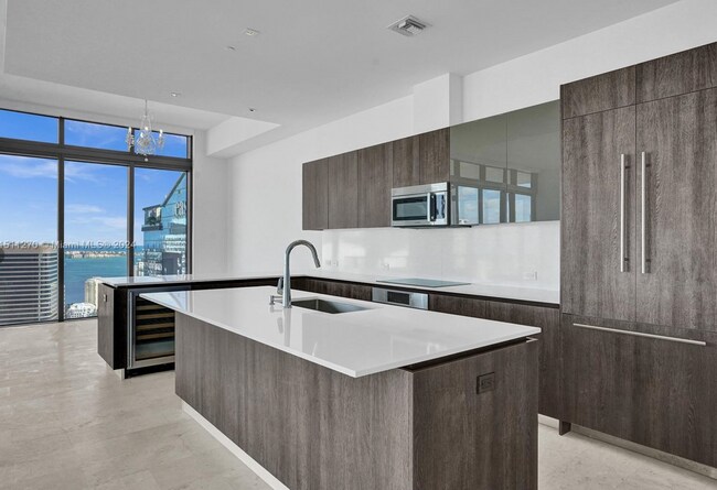 Foto del edificio - 88 SW 7th St