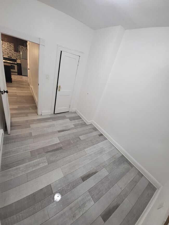 Foto del edificio - 18510 Hillside Ave