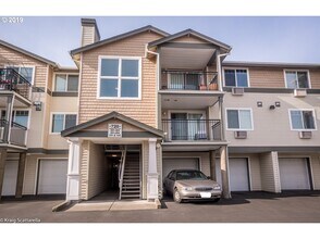 Building Photo - 720 NW 185th Ave