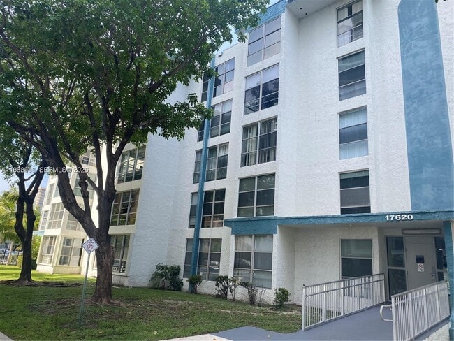 Building Photo - 17620 Atlantic Blvd