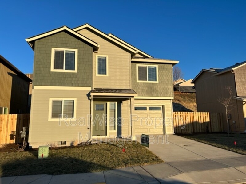 Primary Photo - 675 NE Brookstone Dr