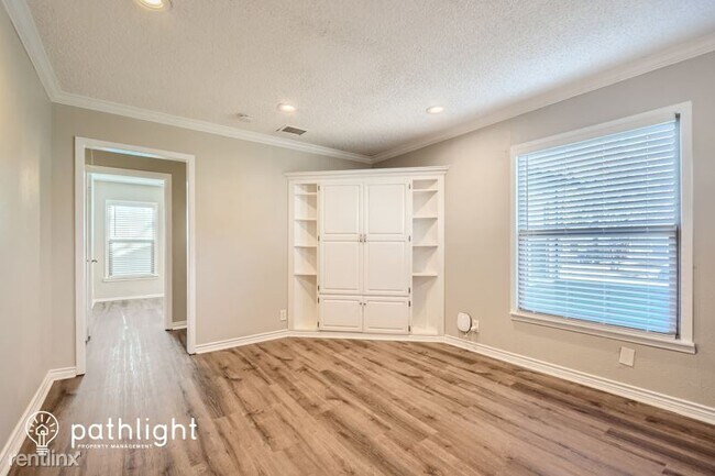 Building Photo - 3 br, 1 bath House - 10630 Newcombe Drive ...