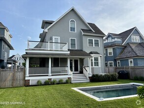 Building Photo - 118 Sylvania Ave