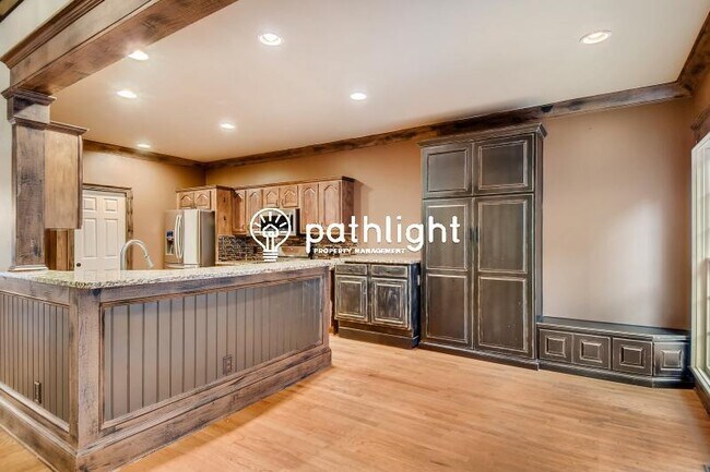 Foto del edificio - 909 Pin Oak Place, Canton, GA, 30115