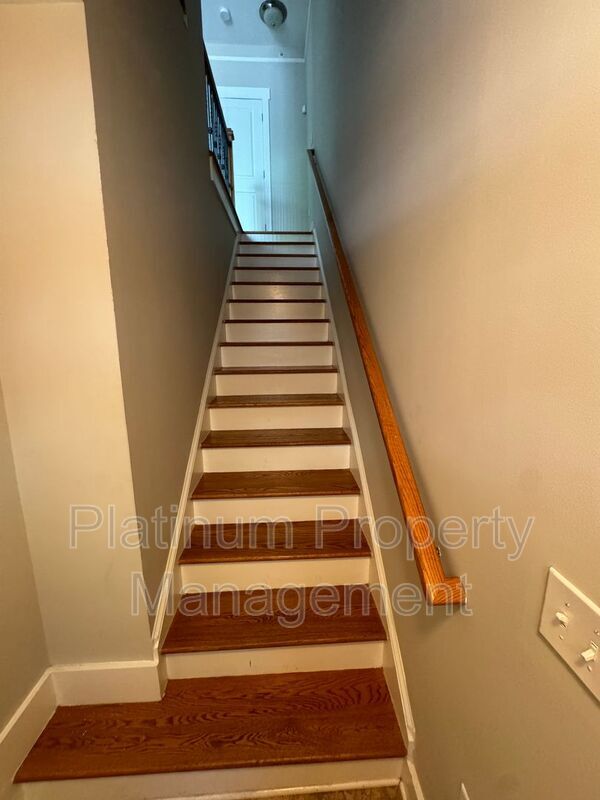 Building Photo - 216 Semel Dr