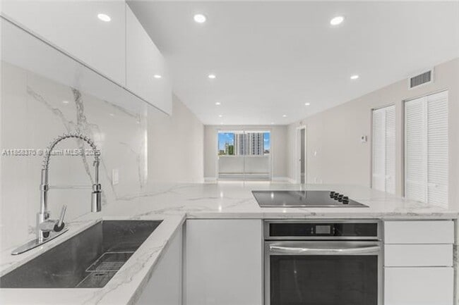 Foto del edificio - 1331 Lincoln Rd