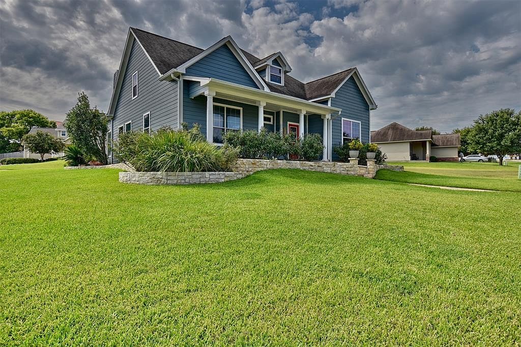2106 Springwood Dr, Brenham, TX 77833 House for Rent in Brenham, TX
