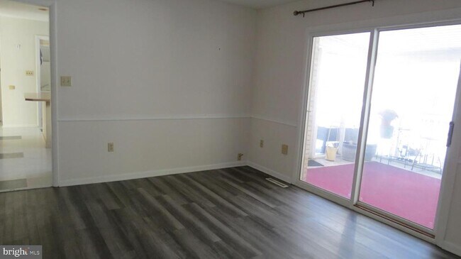 Foto del edificio - 1043 W Areba Ave