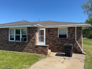 Building Photo - 5474-76 Aspen Ave