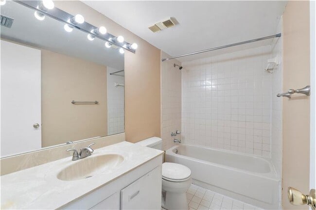 Building Photo - 2157 NW 37th Ave
