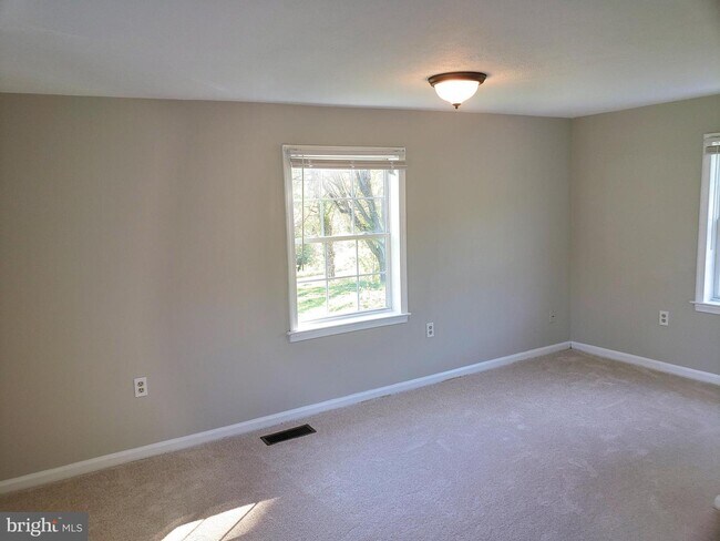 Building Photo - 37127 Butts Ln