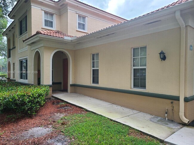 Foto del edificio - 2541 Centergate Dr