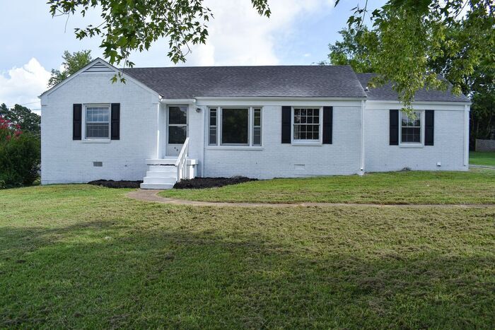 Foto principal - Newly Renovated 3 Bedroom in Lewisburg