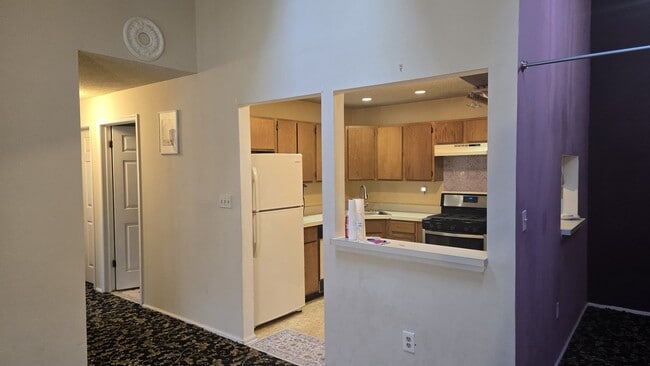 Building Photo - 48 Mendrey Ct