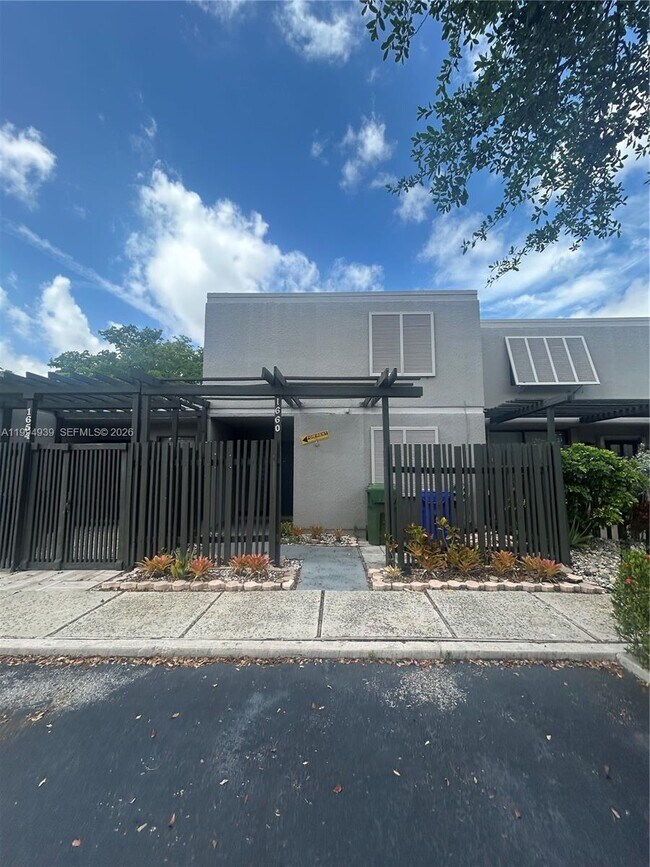 Foto del edificio - 1660 NW 113th Way