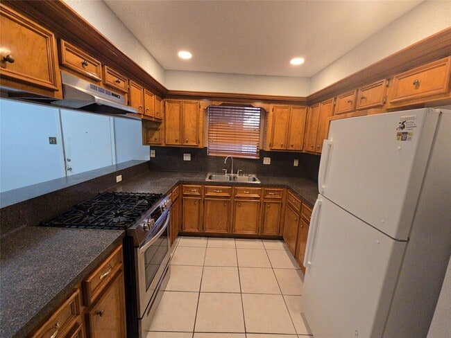 Foto del edificio - 13806 Long Glen Dr