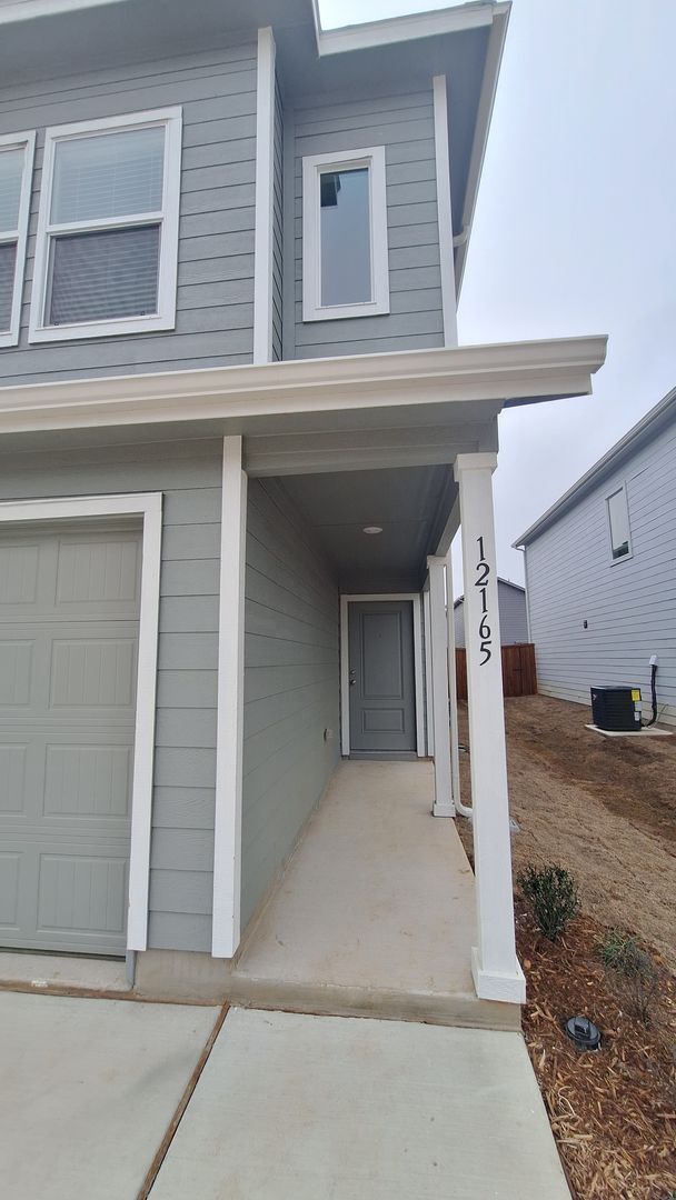 Building Photo - A spacious 2025 NEWLY BUILT 3 bedroom 2.5 ...