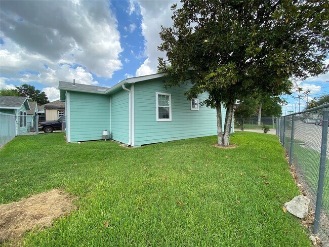 Foto del edificio - 601 N Eastwood St