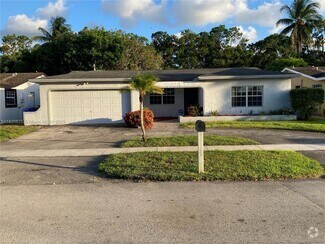 Building Photo - 8250 Southampton Dr