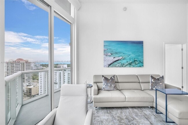 Foto del edificio - 6515 Collins Ave