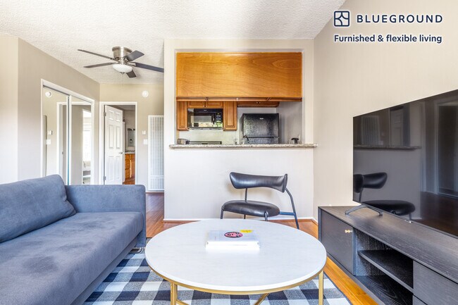 Foto del edificio - 14355 Huston St