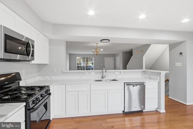 Foto del edificio - 6174 Silver Arrows Way