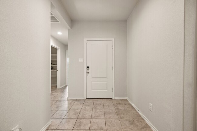 Building Photo - 3132 Newfield Ct