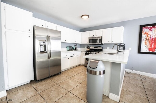 Foto del edificio - 3833 Via Lucia Dr