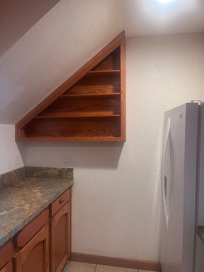 Building Photo - Spacious 2 bed 1 bath condo in Tracy
