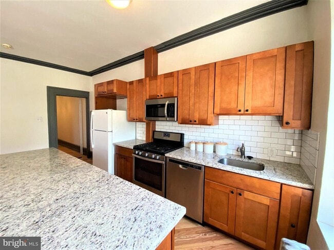 Building Photo - 1431 W Girard Ave