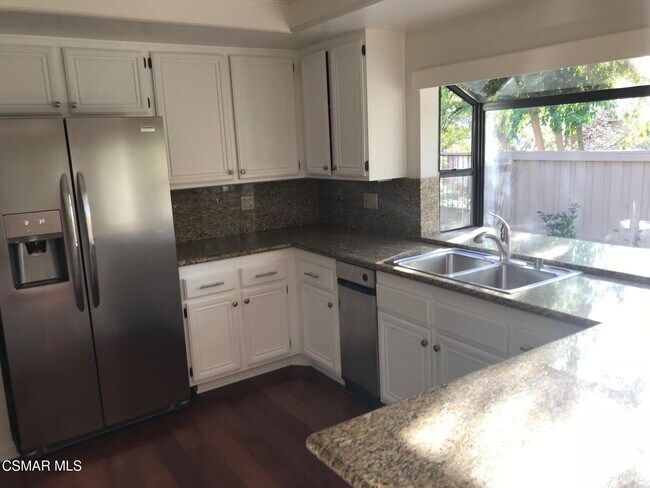 Building Photo - 637 Arroyo Oaks Dr