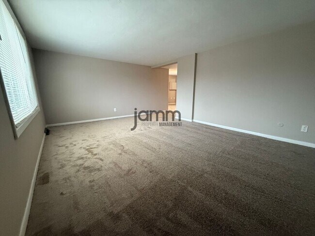 Building Photo - 1405 Sheffield Rd