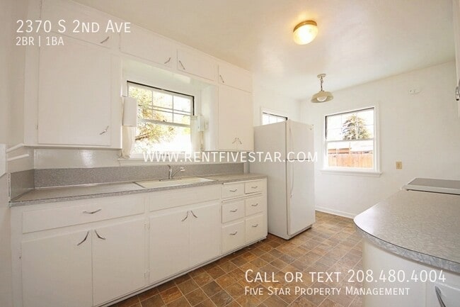 Building Photo - 2370 S 2nd Ave