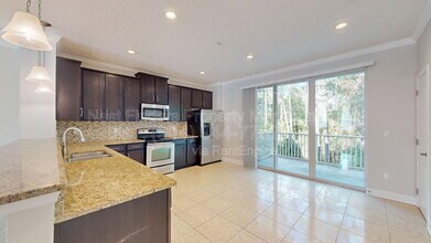 Building Photo - 4421 Ellipse Dr